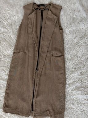 Zara Woman tan vest with black trim